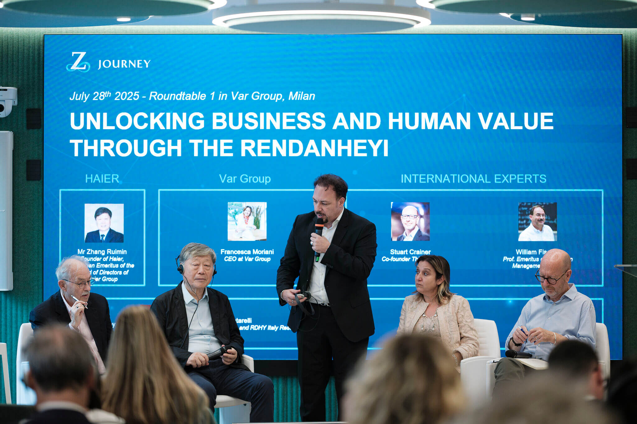 Un incontro che lascia il segno: Zhang Ruimin in visita nella sede Var Group di Milano